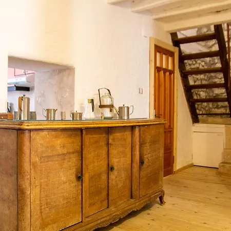 Дом отдыха Captivating House With Backyard Authentic Design In Urla, Измир