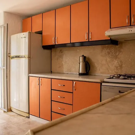 Дом отдыха Captivating House With Backyard Authentic Design In Urla, *