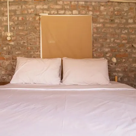 Captivating House With Backyard Authentic Design In Urla, Дом отдыха Измир